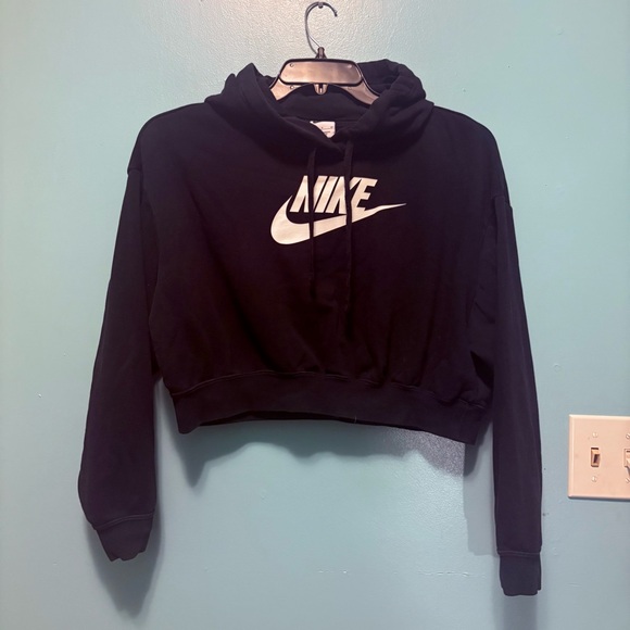 Nike Black Cropped Sweater with Iconic Swoosh - Picture 1 of 3